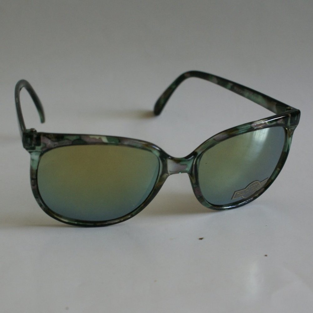 NWT True Vintage Schoolboy style crystal marble multi-color frame sunglasses